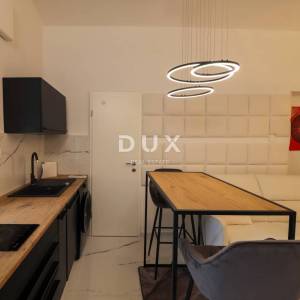 OPATIJA, CENTAR - studio apartman u povijesnoj vili drugi red do mora, UREĐEN!