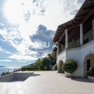 OPATIJA, IČIĆI - Unikatna luksuzna vila s bazenom i panoramskim pogledom