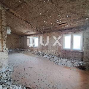 OPATIJA, LOVRAN- austrougarska villa- hotel 700m2 za adaptaciju 2.RED DO MORA + okoliš 1000m2
