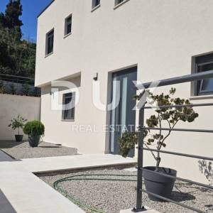 OPATIJA, LOVRAN - Luksuzan stan 141m2 s bazenom, 300m od mora