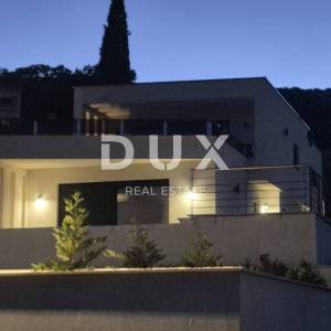 OPATIJA, LOVRAN - Luksuzna vila s 2 stambene jedinice i bazenom, 300m od mora