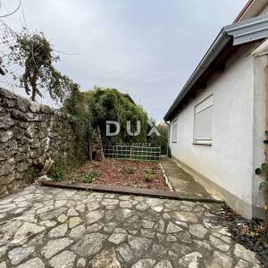 OPATIJA, LOVRAN - Samostojeća kuća 50 m od centra, 150 m od mora