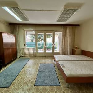 OPATIJA, LOVRAN - Samostojeća kuća 50 m od centra, 150 m od mora
