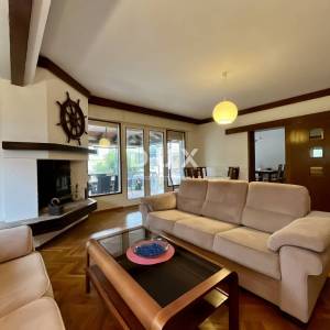 OPATIJA, LOVRAN - Samostojeća kuća 50 m od centra, 150 m od mora