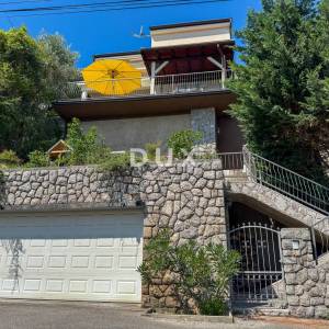 OPATIJA, LOVRAN - samostojeća kuća s garažom i panoramskim pogledom na more, PRILIKA
