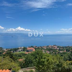 OPATIJA, LOVRAN - samostojeća kuća s garažom i panoramskim pogledom na more, PRILIKA