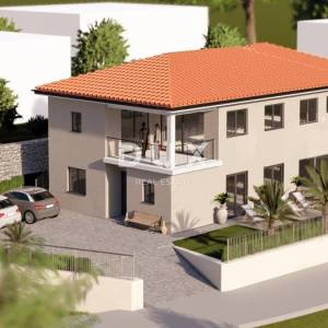 OPATIJA, LOVRAN - stan u novogradnji s vlastitim vrtom samo 250 metara od mora, TOP prilika