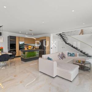 OPATIJA, MATULJI – Luksuzna villa s infinity bazenom, saunom i panoramskim pogledom na more