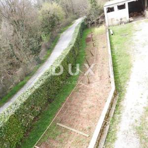 OPATIJA, MATULJI- samostojeća kuća 420m2 + pomoćna zgrada 181m2 + okućnica 1700m2