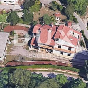 OPATIJA, MATULJI- samostojeća kuća 420m2 + pomoćna zgrada 181m2 + okućnica 1700m2