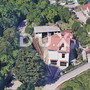 OPATIJA, MATULJI- samostojeća kuća 420m2 + pomoćna zgrada 181m2 + okućnica 1700m2