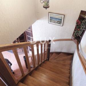 OPATIJA, MATULJI- samostojeća kuća 420m2 + pomoćna zgrada 181m2 + okućnica 1700m2
