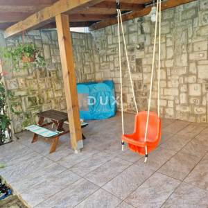 OPATIJA, OPRIĆ - Pogled na more i vrt za uživanje, 2SDB 74m2
