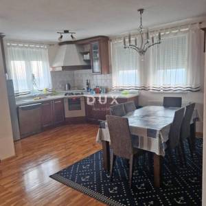 OPATIJA, OPRIĆ - Pogled na more i vrt za uživanje, 2SDB 74m2