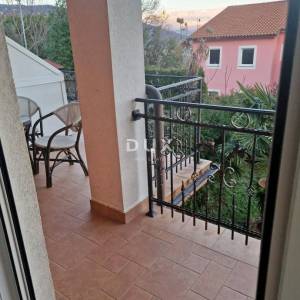 OPATIJA, OPRIĆ - Pogled na more i vrt za uživanje, 2SDB 74m2