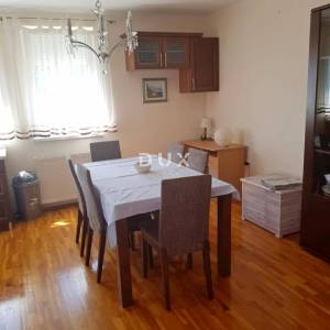 OPATIJA, OPRIĆ - Pogled na more i vrt za uživanje, 2SDB 74m2