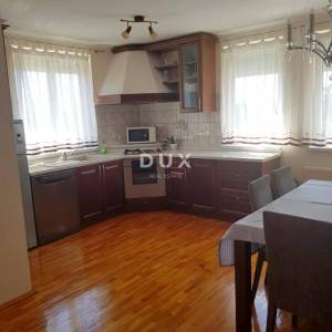 OPATIJA, OPRIĆ - Pogled na more i vrt za uživanje, 2SDB 74m2