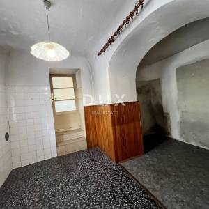 OPATIJA, POBRI - Dvojna kuća na mirnoj lokaciji s pogledom na more