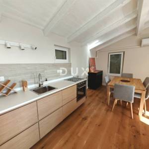 OPATIJA, POBRI - stan 75 m2, DB+2S, 1.kat s prekrasnim pogledom na more 
