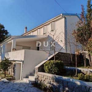 OPATIJA, POBRI - stan 75 m2, DB+2S, 1.kat s prekrasnim pogledom na more 