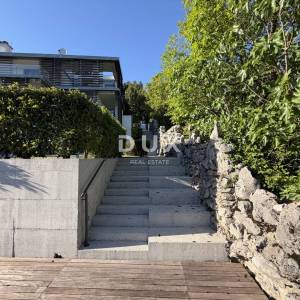 OPATIJA, POLJANE - Dugoročni najam kuće s bazenom i pogledom na more