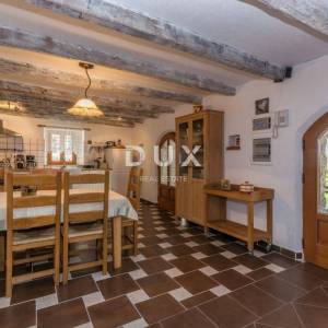OPATIJA, POLJANE  - dvije kuće, 223m2 i okućnica s bazenom