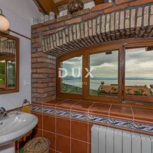 OPATIJA, POLJANE  - dvije kuće, 223m2 i okućnica s bazenom