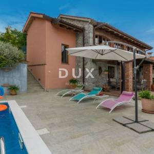 OPATIJA, POLJANE  - dvije kuće, 223m2 i okućnica s bazenom