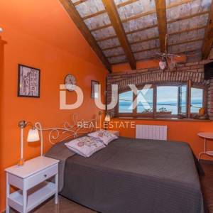 OPATIJA, POLJANE  - dvije kuće, 223m2 i okućnica s bazenom