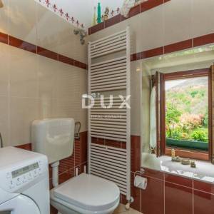 OPATIJA, POLJANE  - dvije kuće, 223m2 i okućnica s bazenom