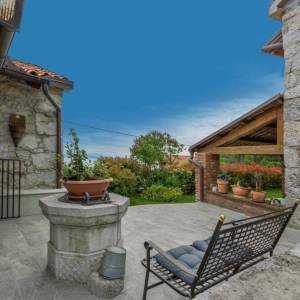 OPATIJA, POLJANE  - dvije kuće, 223m2 i okućnica s bazenom