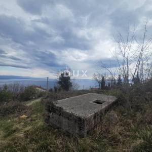 OPATIJA, VEPRINAC- građevinsko zemljište 730m2 s pogledom na more za obiteljsku kuću/ villu za iznajmljivanje s bazenom za izna...