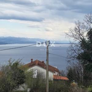 OPATIJA, VEPRINAC- građevinsko zemljište 725m2 S GRAĐEVINSKOM DOZVOLOM!!! i s pogledom na more