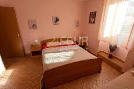 Otok Cres, grad Cres, kuća - restoran + apartmani + stan