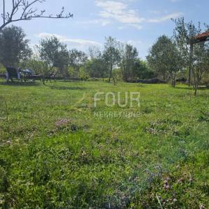 Otok Krk, Dobrinj, poljoprivredno zemljište 2230m2