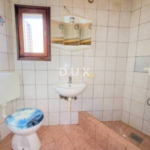 OTOK KRK, DRAGA BAŠĆANSKA - Kuća s puno potencijala