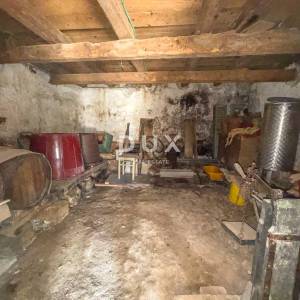 OTOK KRK, DRAGA BAŠĆANSKA - Kuća s puno potencijala
