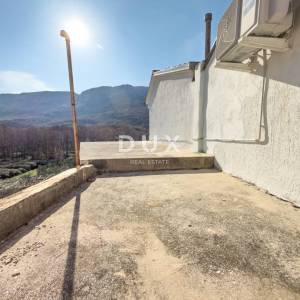 OTOK KRK, DRAGA BAŠĆANSKA - Kuća s puno potencijala