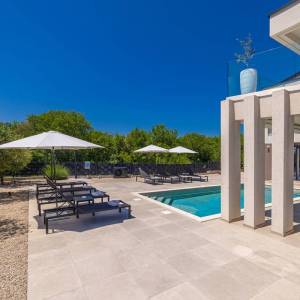 OTOK KRK, GARICA - Vila na osami s bazenom