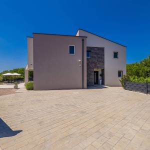OTOK KRK, GARICA - Vila na osami s bazenom