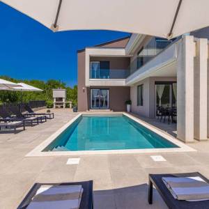 OTOK KRK, GARICA - Vila na osami s bazenom