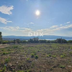 OTOK KRK, GRAD KRK - Luksuzna kamena vila s bazenom i pogledom na more