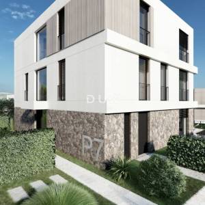 OTOK KRK, GRAD KRK - Zemljište za gradnju 730 m2 blizu mora