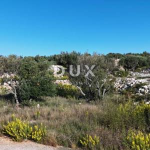 OTOK KRK, GRAD KRK - Zemljište za gradnju 730 m2 blizu mora