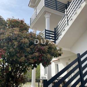 OTOK KRK, KRK (okolica) - Apartman na 2. katu, 60 m2, 248 m2 okućnice