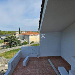 OTOK KRK, KRK (okolica) - Apartman na 2. katu, 60 m2, 2 parkirna mjesta