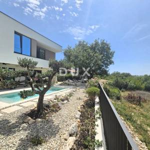 OTOK KRK, LINARDIĆI - Luksuzna vila s bazenom
