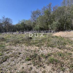 OTOK KRK, LINARDIĆI - zemljište 4812 m2 za najam