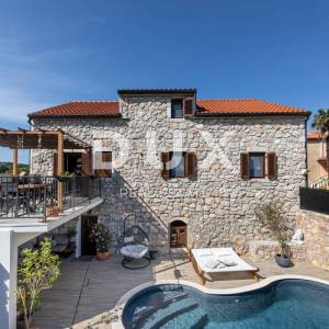 OTOK KRK - Luksuzna kamena vila s bazenom
