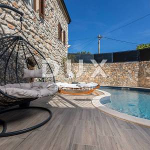 OTOK KRK - Luksuzna kamena vila s bazenom